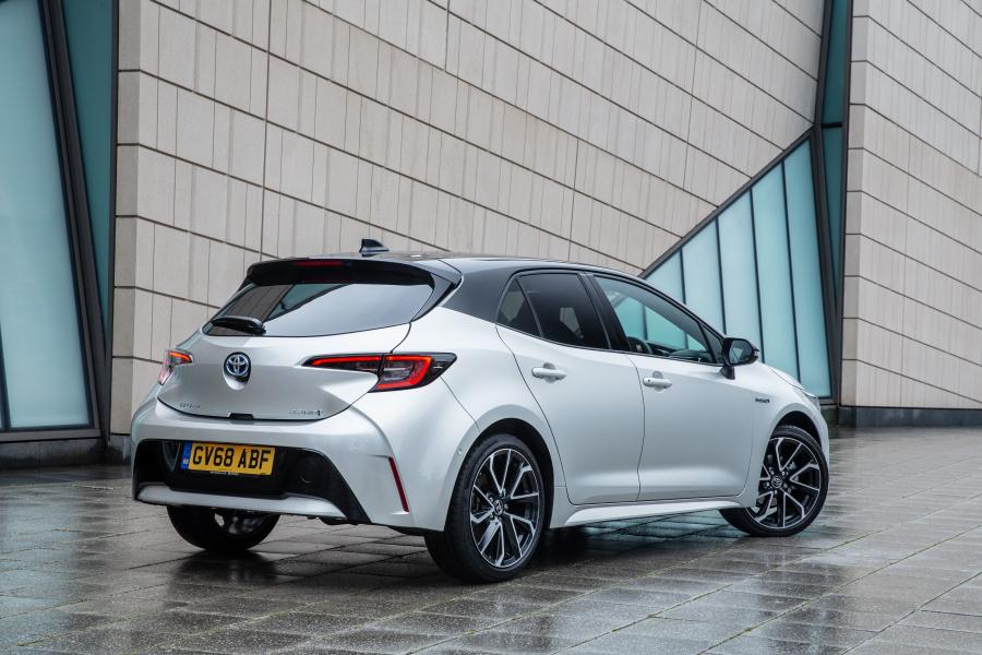  Toyota Corolla Hybrid 2019 года  (UK) (фото 21 из 40)